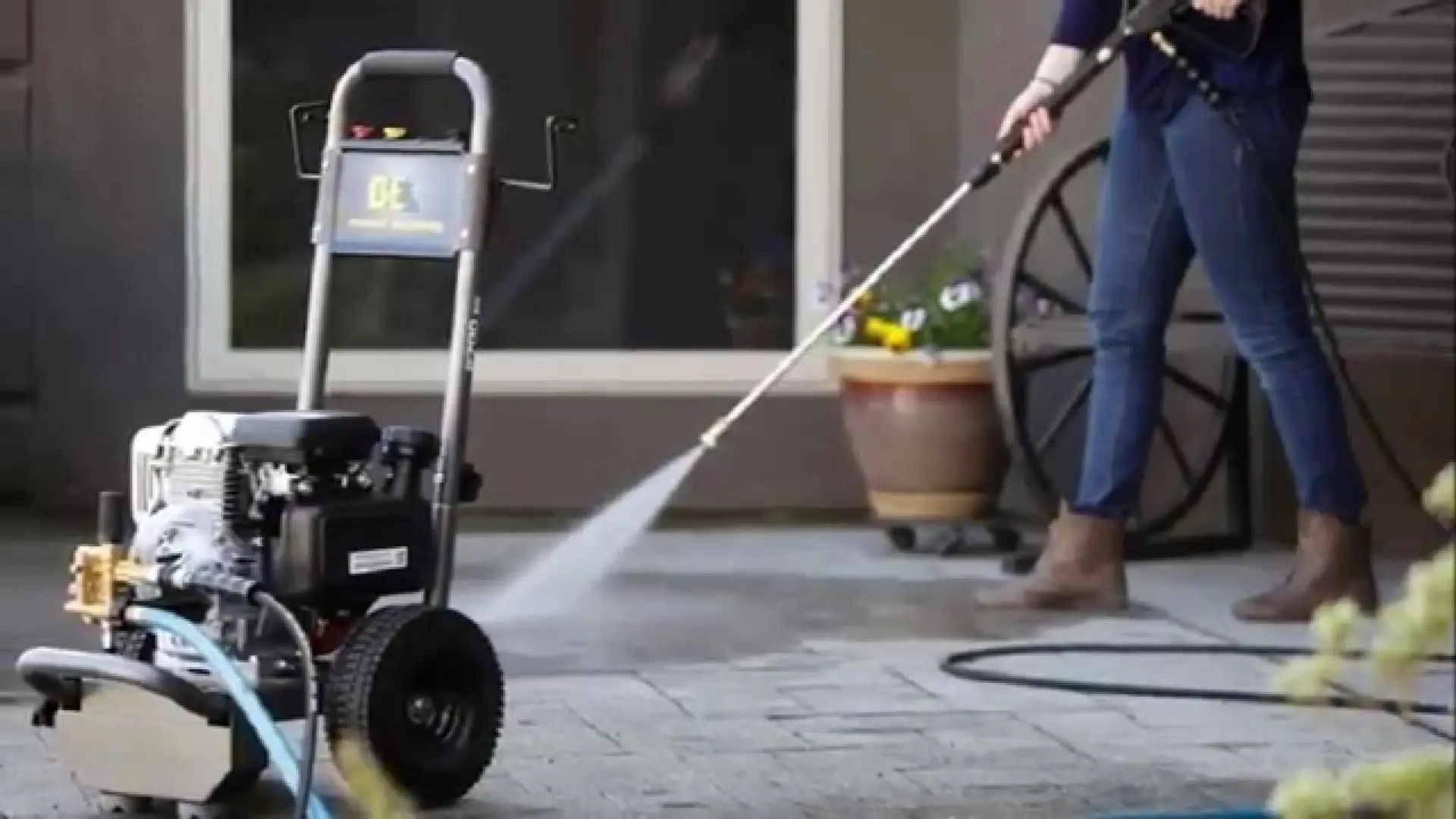 68f4d13ac2eed36550e33f9a